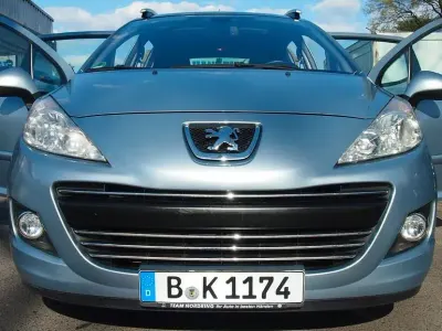 Gebraucht Peugeot 207 Premium 120 PS (88 kW) 2010 Grün Kombi
