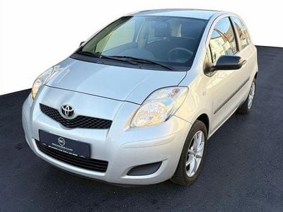 Gebraucht Toyota Yaris 69 PS (50 kW) 2011 Silber Kleinwagen
