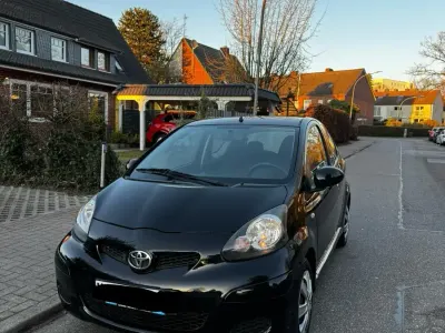 Brugt Toyota Aygo 68 HK (50 kW) 2009 Sort Hatchback