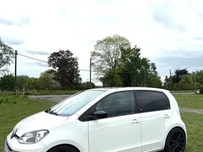 Używany VW up! Sound 60 KM (44 kW) 2017 Biały Hatchback