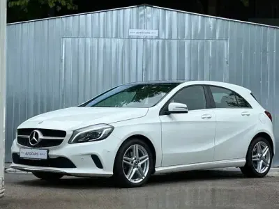 Gebraucht Mercedes A180 Urban 122 PS (89 kW) 2017 Weiß Limousine
