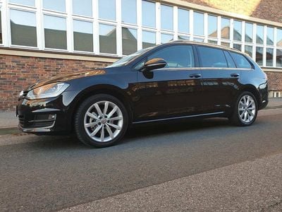 Schwarz Gebraucht 2015 VW Golf VII Highline Kombi | 11.999 € (Etwas zu teuer)