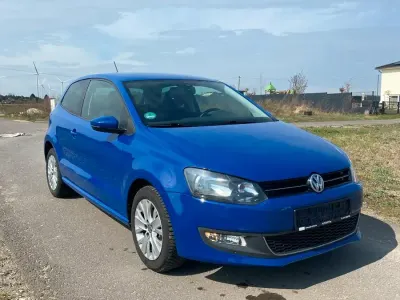 Gebraucht VW Polo 60 PS (44 kW) 2013 Blau Kleinwagen