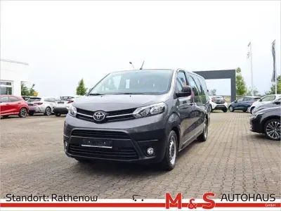 Gebraucht Toyota Proace Verso Comfort 120 PS (88 kW) 2021 Basaltgrau metallic Kombi