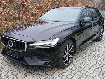 Usata Volvo V60 Momentum 310 CV (228 kW) 2019 Nero Station wagon