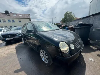 Gebraucht VW Polo 44 PS (32 kW) 2002 Schwarz Kleinwagen