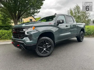 Neu Chevrolet Silverado LT 426 PS (313 kW) 2026 Cypress grey SUV