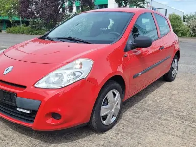 Gebraucht Renault Clio 75 PS (55 kW) 2011 Rot Kleinwagen