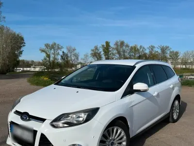 Gebraucht Ford Focus 150 PS (110 kW) 2014 Weiß Kombi