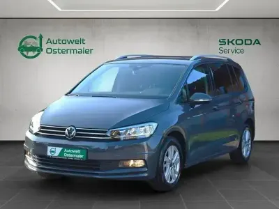 Gebraucht VW Touran Comfortline 122 PS (89 kW) 2023 Delfingrau metallic Van / Kleinbus