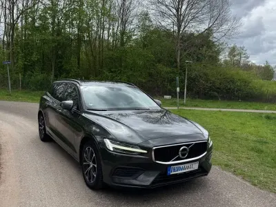 Gebraucht Volvo V60 Inscription 150 PS (110 kW) 2019 Grau Kombi