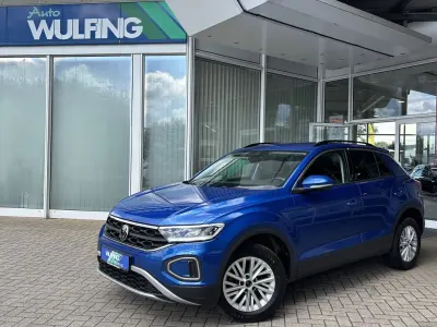Gebraucht VW T-Roc Life 110 PS (80 kW) 2023 Blau SUV