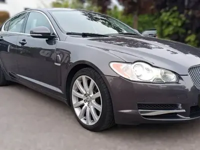 Używany Jaguar XF Premium Luxury 241 KM (177 kW) 2010 Szary Sedan/Limuzyna