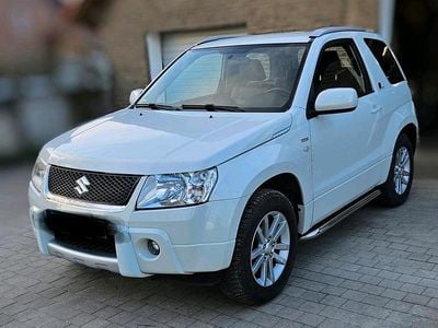 Second-hand Suzuki Grand Vitara 129 CP (94 kW) 2007 Alb SUV