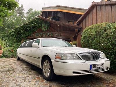 Weiß Gebraucht 2003 Lincoln Town Car Limousine | 12.500 €