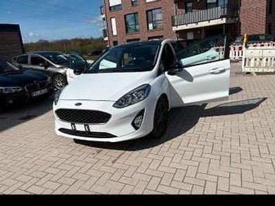 Begagnad Ford Fiesta Active 101 HK (74 kW) 2018 Vit Halvkombi