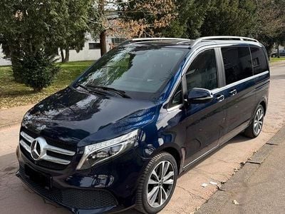 Gebraucht Mercedes V300 239 PS (175 kW) 2019 Blau Van / Kleinbus