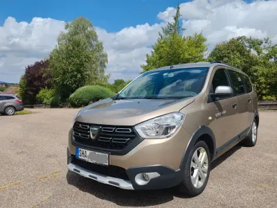Gebraucht Dacia Lodgy Stepway 107 PS (78 kW) 2019 Braun Van / Kleinbus