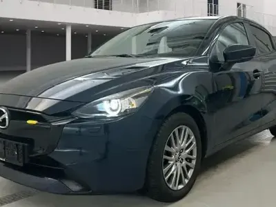 Gebraucht Mazda 2 Exclusive 90 PS (66 kW) 2023 Deep crystal blue Kleinwagen