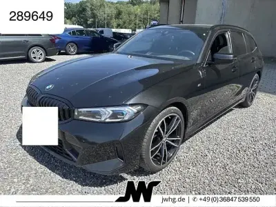 Gebraucht BMW 320 M Sport 190 PS (139 kW) 2023 Black sapphire metallic Kombi