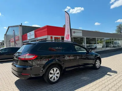 Gebraucht Ford Mondeo Trend 120 PS (88 kW) 2013 Pantherschwarz metallic Kombi