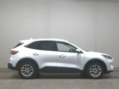 Używany Ford Kuga Titanium 120 KM (88 kW) 2022 Biały SUV