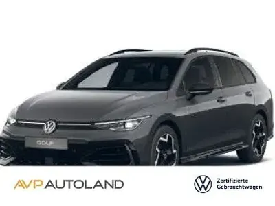 Gebraucht VW Golf VIII R-line 150 PS (110 kW) 2025 Delfingrau Kombi