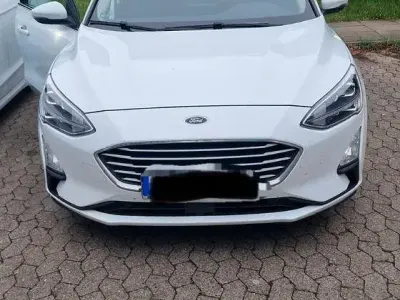 Gebraucht Ford Focus Cool & Connect 120 PS (88 kW) 2019 Weiß Limousine