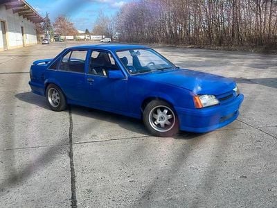 Gebraucht Opel Rekord 115 PS (84 kW) 1986 Blau Limousine