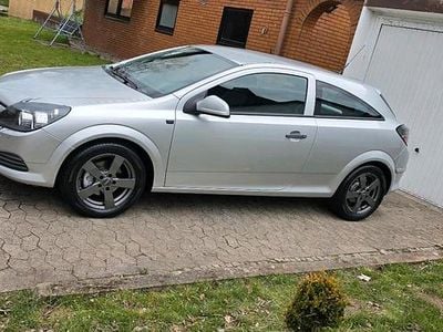 Gebraucht Opel Astra GTC 140 PS (102 kW) 2009 Grau Coupé