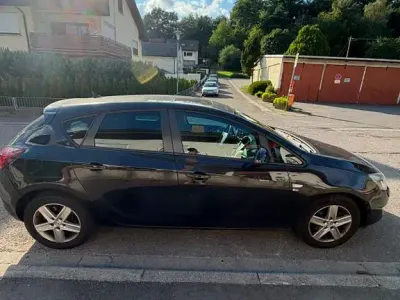 Gebraucht Opel Astra Color Edition 165 PS (121 kW) 2012 Schwarz Limousine