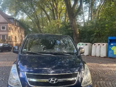 Gebraucht Hyundai H-1 175 PS (128 kW) 2010 Blau Van / Kleinbus