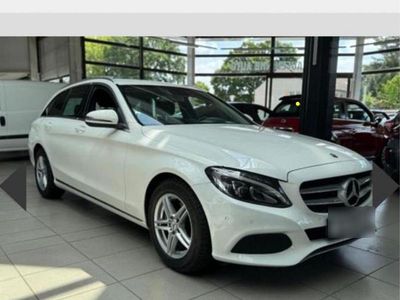 Weiß Gebraucht 2018 Mercedes C200 Kombi | 16.700 €