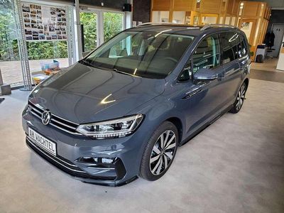 Neu VW Touran IQ Drive 150 PS (110 kW) 2026 Delfingrau metallic Van / Kleinbus