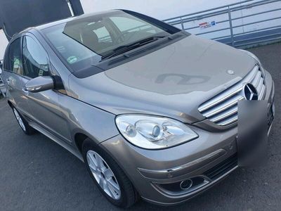 Mercedes B180