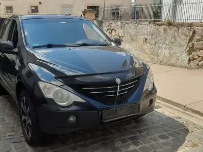 Gebraucht SsangYong Actyon 141 PS (103 kW) 2009 Schwarz SUV