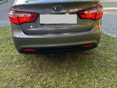 Gebraucht Kia Rio Spirit 111 PS (81 kW) 2012 Grau Limousine