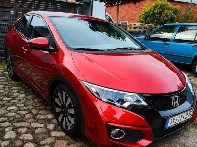 Gebraucht Honda Civic Elegance 99 PS (72 kW) 2015 Rot Limousine