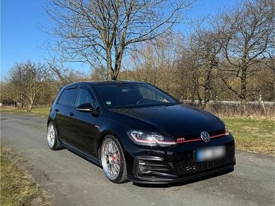 Second-hand VW Golf VII GTI 286 CP (210 kW) 2019 Negru Berlinǎ