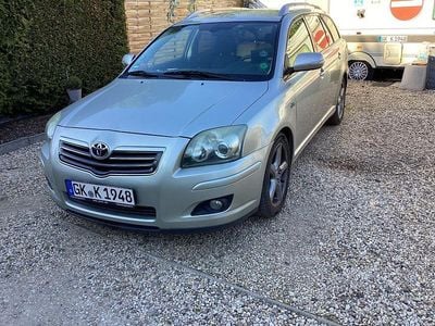 Usata Toyota Avensis Executive 177 CV (130 kW) 2006 Nero Station wagon