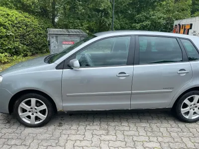Usata VW Polo 64 CV (47 kW) 2008 Grigio Utilitaria