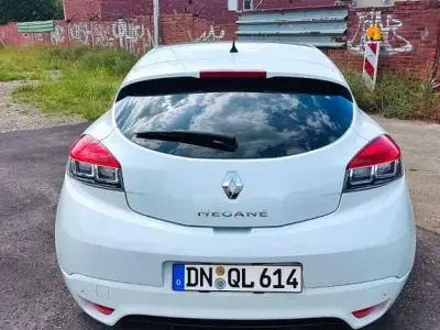 Gebraucht Renault Mégane 179 PS (131 kW) 2012 Weiß Limousine
