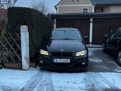 Gebraucht BMW 330 245 PS (180 kW) 2011 Schwarz Kombi