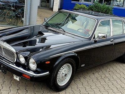 Schwarz Gebraucht 1989 Jaguar XJ12 Limousine | 24.510 €