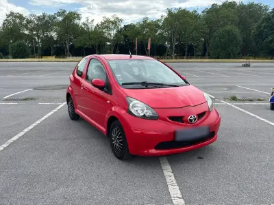Gebraucht Toyota Aygo 68 PS (50 kW) 2008 Rot Kleinwagen