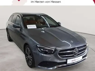 Gebraucht Mercedes E400 Avantgarde 330 PS (242 kW) 2023 Selenitgrau metallic Kombi