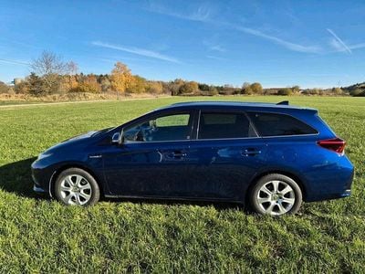 Gebraucht Toyota Auris Hybrid Team 135 PS (99 kW) 2018 Blau Kombi