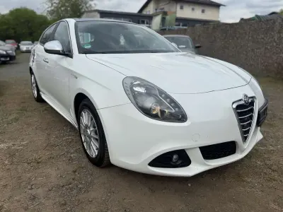 Gebraucht Alfa Romeo Giulietta Turismo 105 PS (77 kW) 2011 Bianco ghiacci Kleinwagen