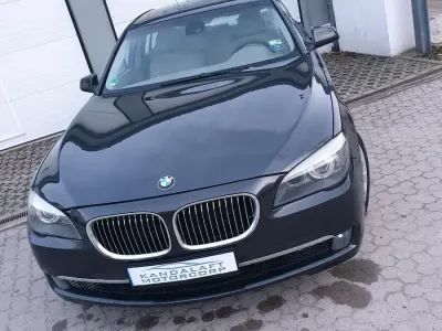 Gebraucht BMW 730 245 PS (180 kW) 2011 Grau Limousine