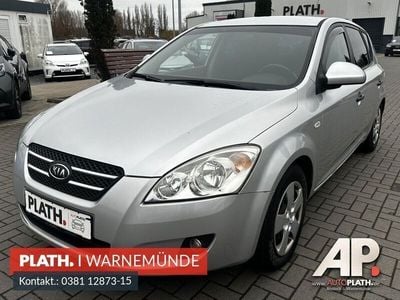 Silber Gebraucht 2007 Kia Ceed LX Kleinwagen | 990 €